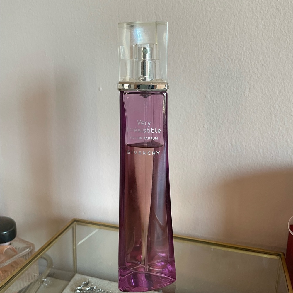 Givenchy Very Irresistible - 1.7 fl oz